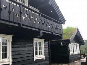 Large beautiful log cabin near Norheimsund and Hardangerfjord